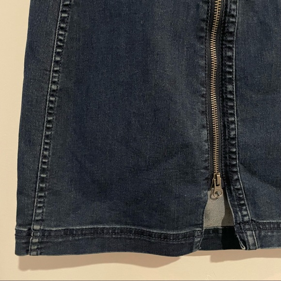 Free People Zipper Front Dark Wash Denim Mini Skirt Sz 2 - Picture 3 of 6